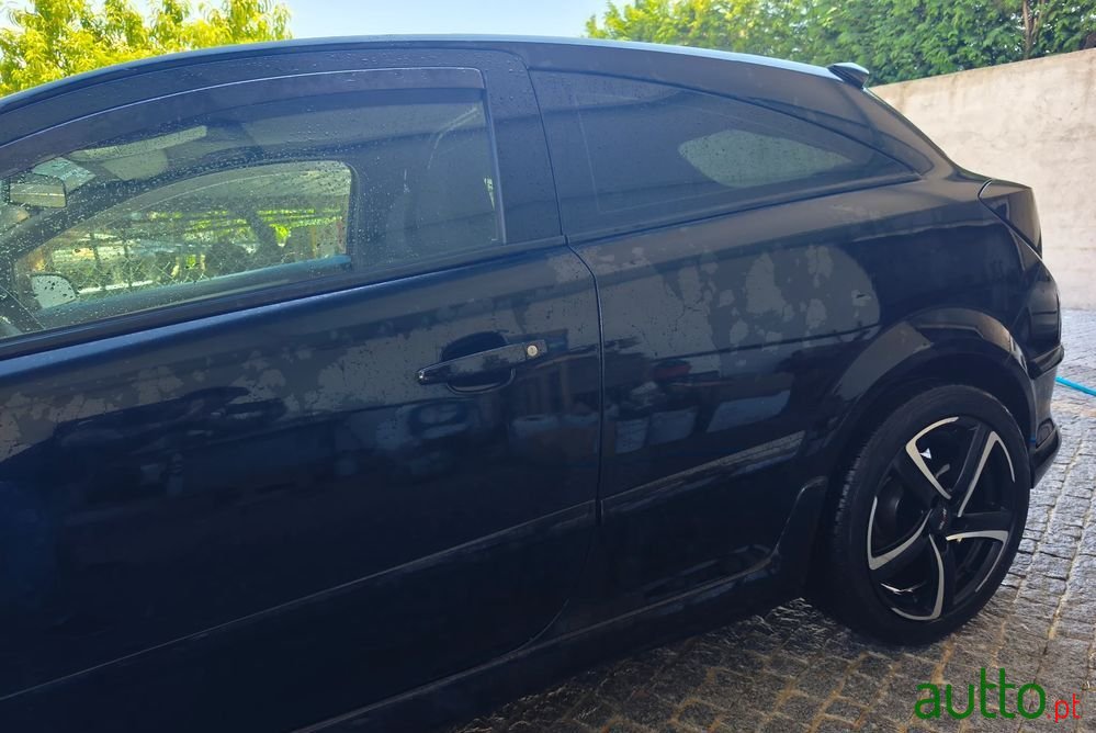 2006' Opel Astra Gtc 1.3 Cdti photo #6