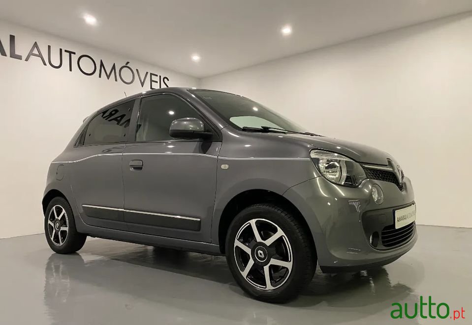 2015' Renault Twingo Sport photo #2