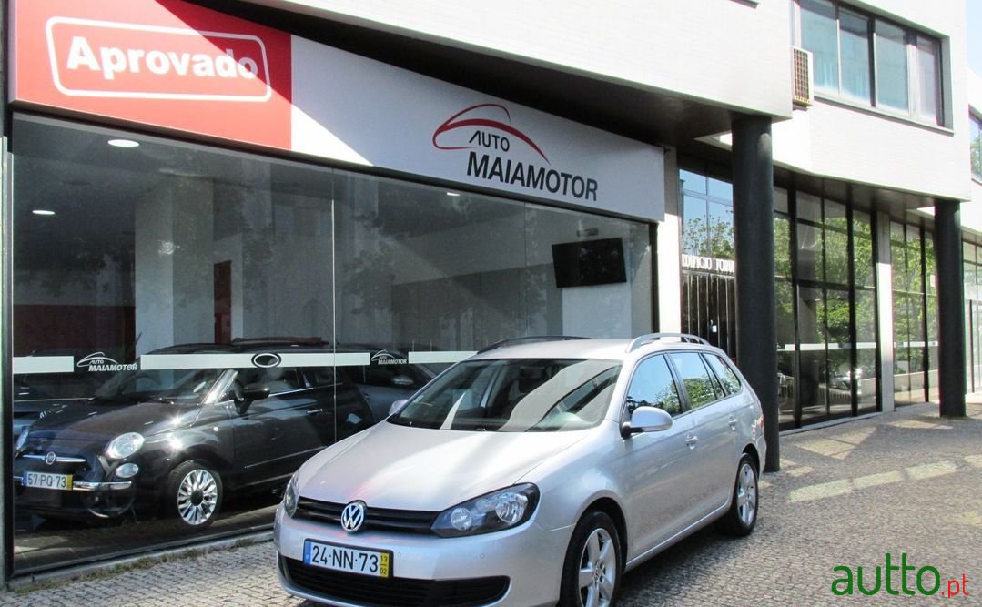 2013' Volkswagen Golf Variant photo #1