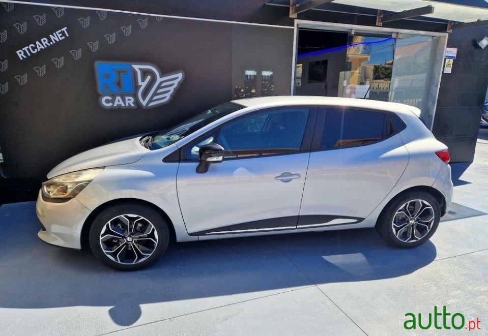 2014' Renault Clio photo #5