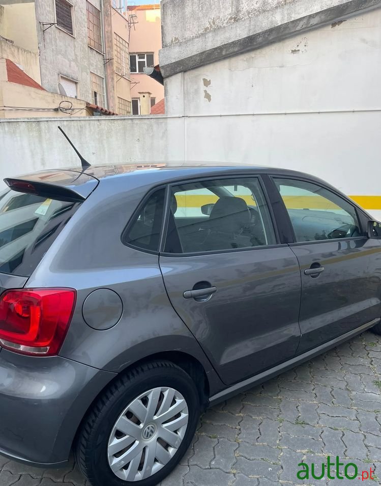 2013' Volkswagen Polo photo #6