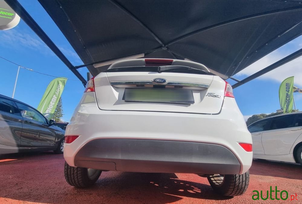 2011' Ford Fiesta 1.25 Titanium photo #6