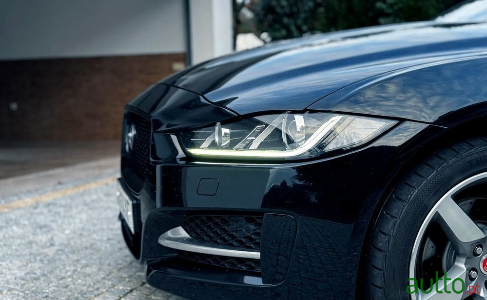 2018' Jaguar XE 20D Awd Aut. R-Sport photo #4