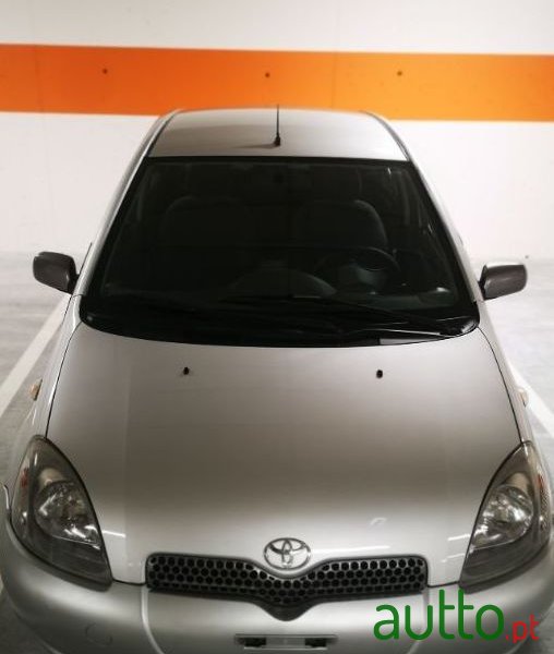 2001' Toyota Yaris photo #1
