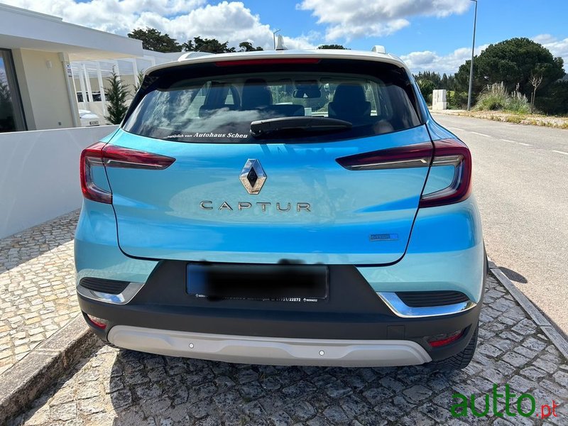 2020' Renault Captur 1.6 E-Tech Plug-In Intens photo #4