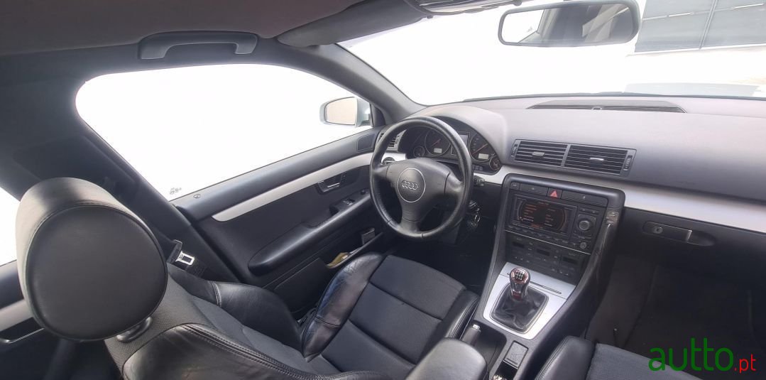 2002' Audi A4 Avant photo #5
