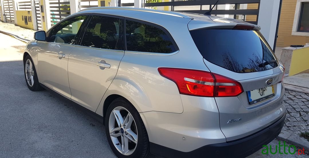 2015' Ford Focus Sw photo #2