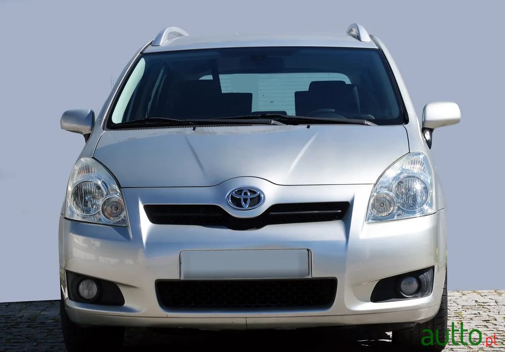 2008' Toyota Corolla Verso 2.2 D-4D Sol photo #3