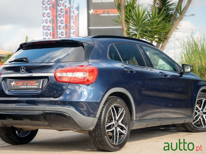 2018' Mercedes-Benz Classe Gla D Style photo #6