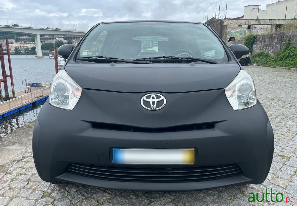 2009' Toyota iQ photo #2