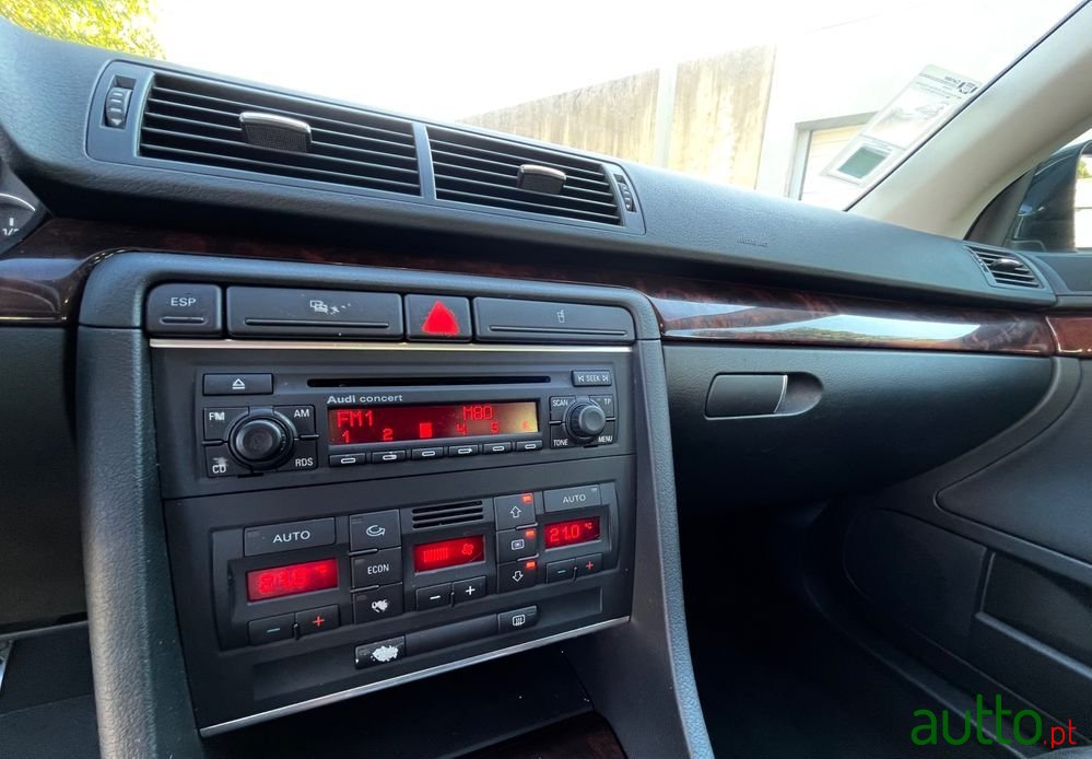 2005' Audi A4 1.6 Exclusive photo #6