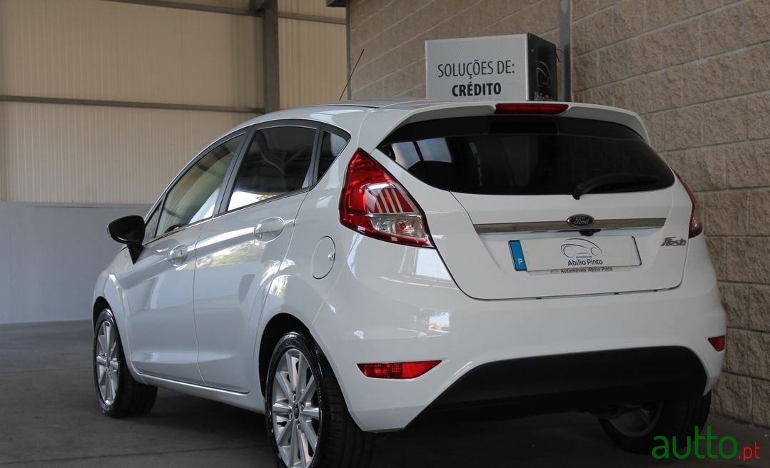 2017' Ford Fiesta photo #3