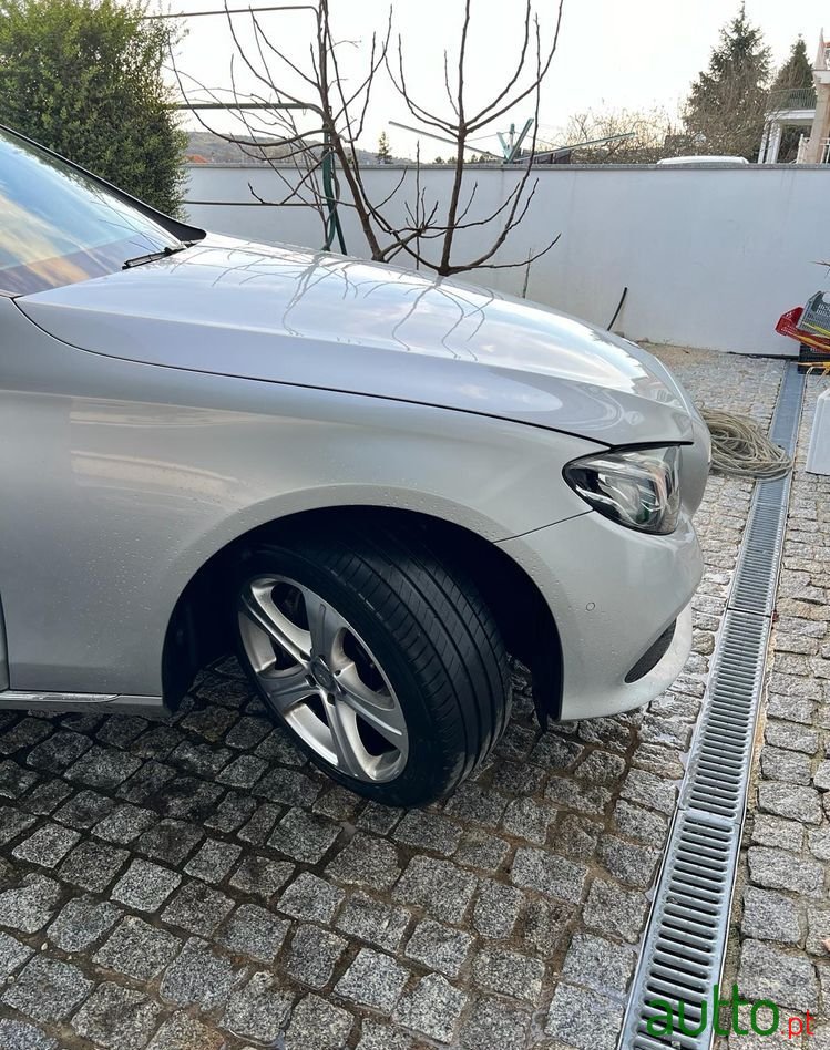2016' Mercedes-Benz E 220 D Avantgarde photo #3
