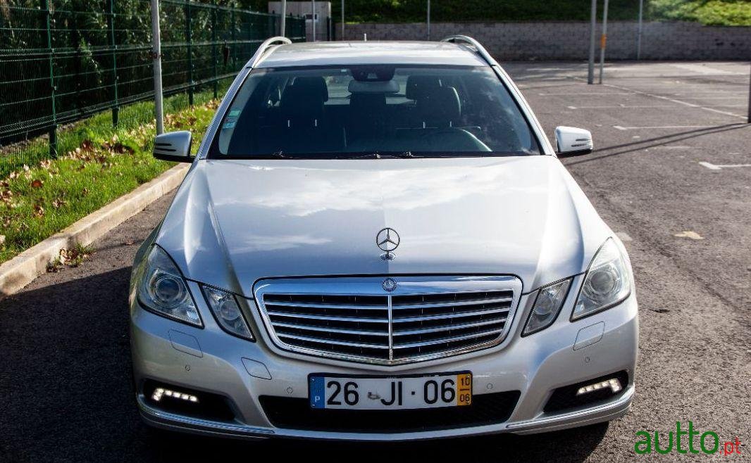 2010' Mercedes-Benz E-250 photo #1