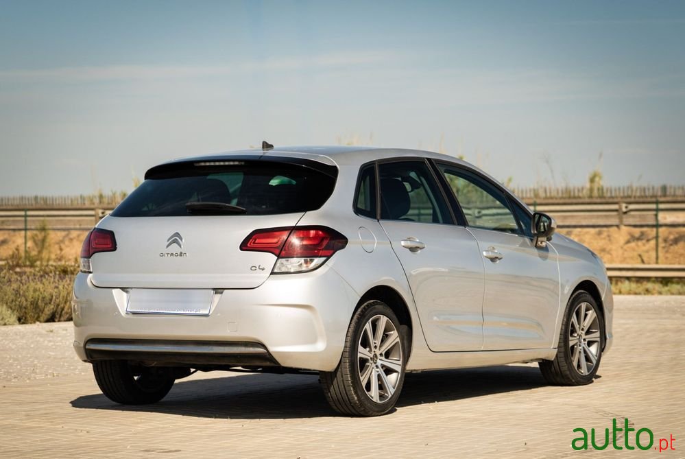 2015' Citroen C4 1.2 Puretech Feel photo #5