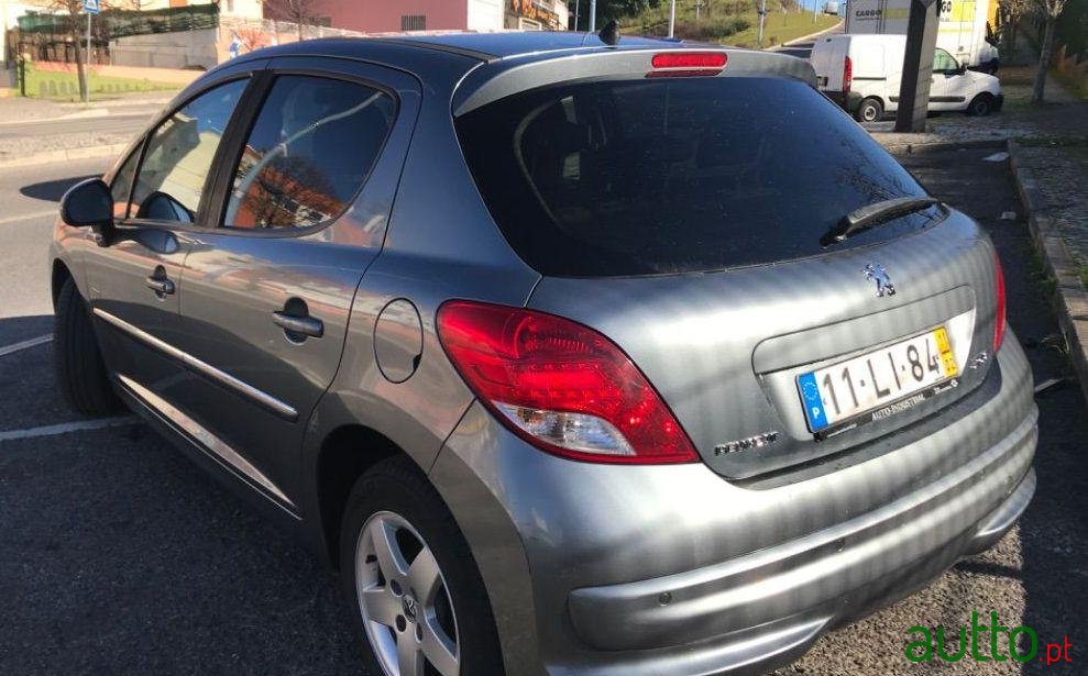 2011' Peugeot 207 Sportium 1.4 Hdi photo #3
