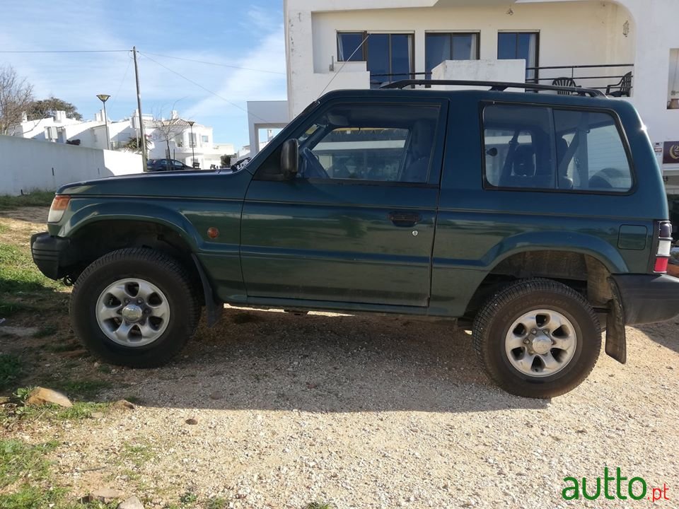 1997' Mitsubishi Pajero GLX photo #6