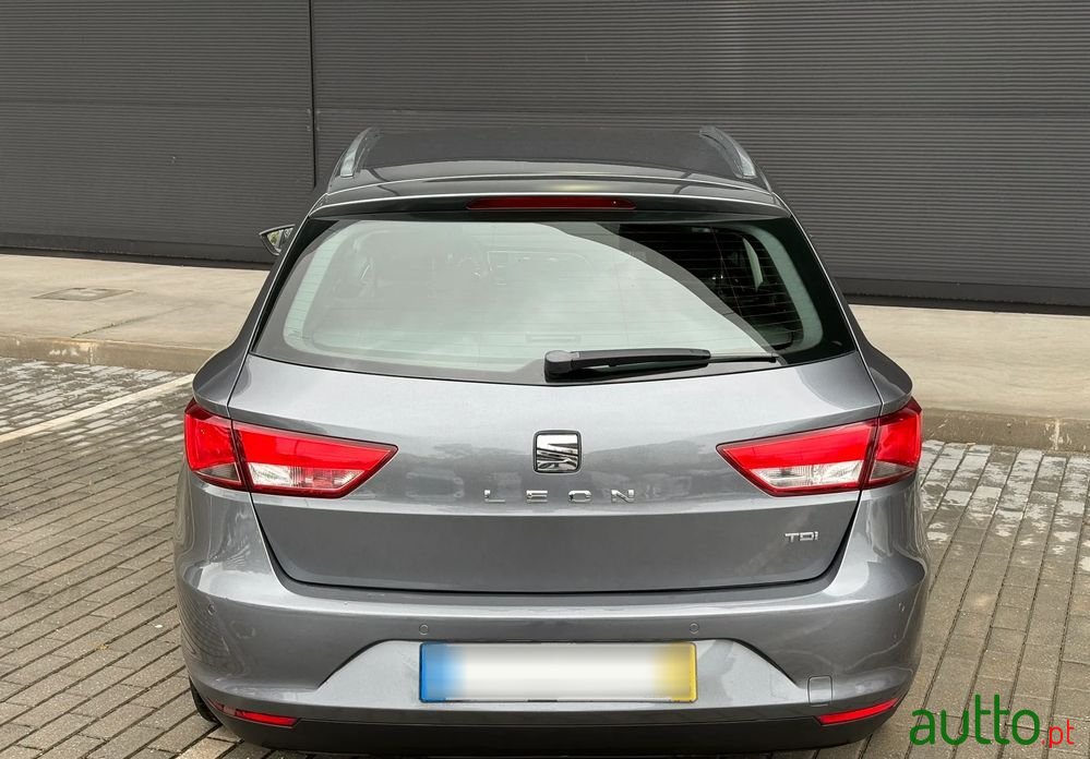 2015' SEAT Leon St photo #4