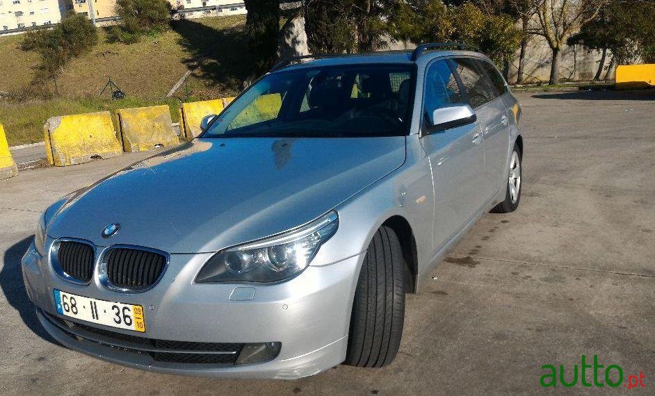 2009' BMW 520 Touring photo #3