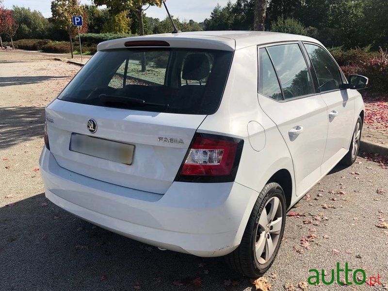 2017' Skoda Fabia 1.4 Tdi Active photo #4