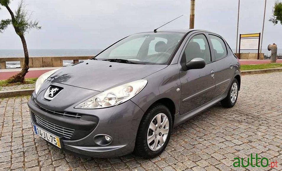 2010' Peugeot 206 Urban photo #1