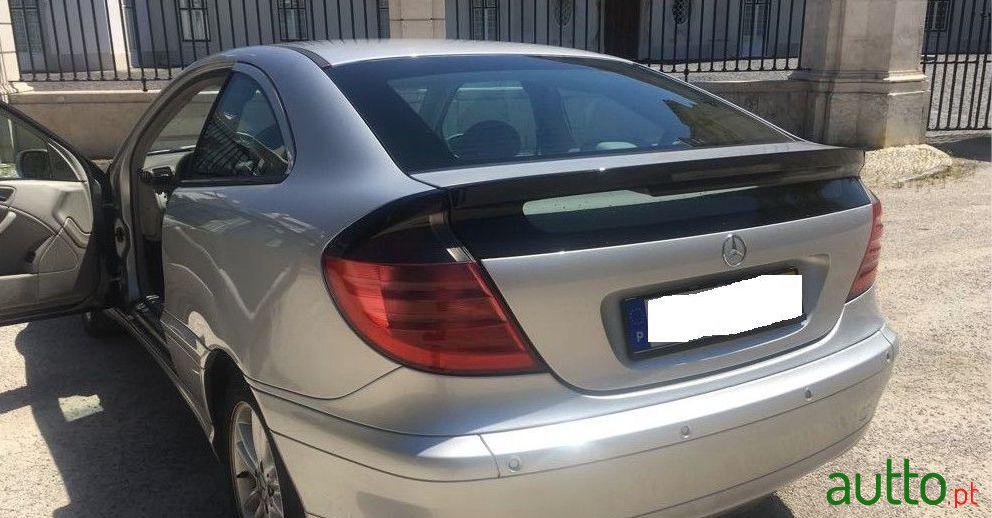 2001' Mercedes-Benz C-180 Sportcoupé photo #2