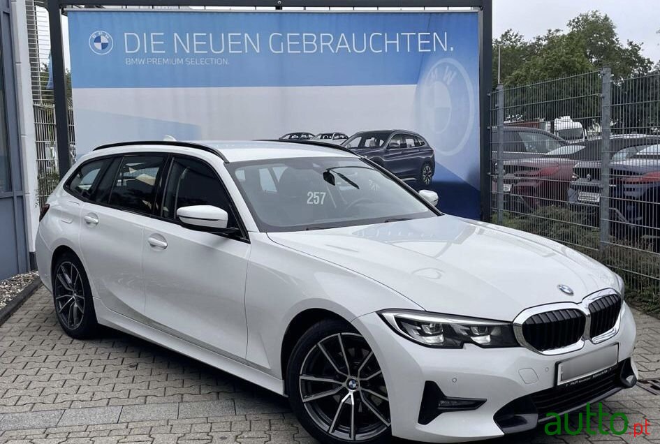 2019' BMW 320 D Touring photo #1