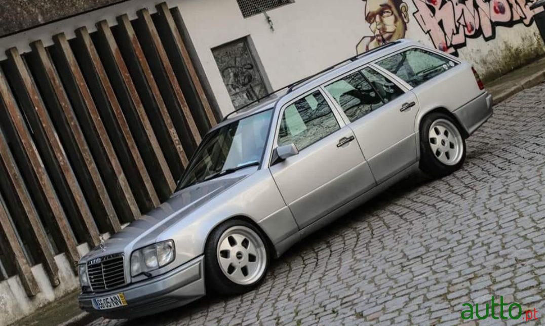 1994' Mercedes-Benz E-300 photo #3