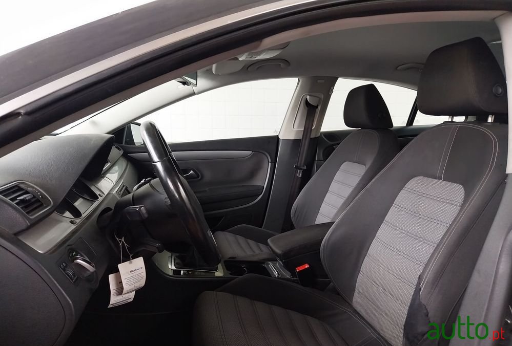 2011' Volkswagen Passat 2.0 Tdi Blue photo #3