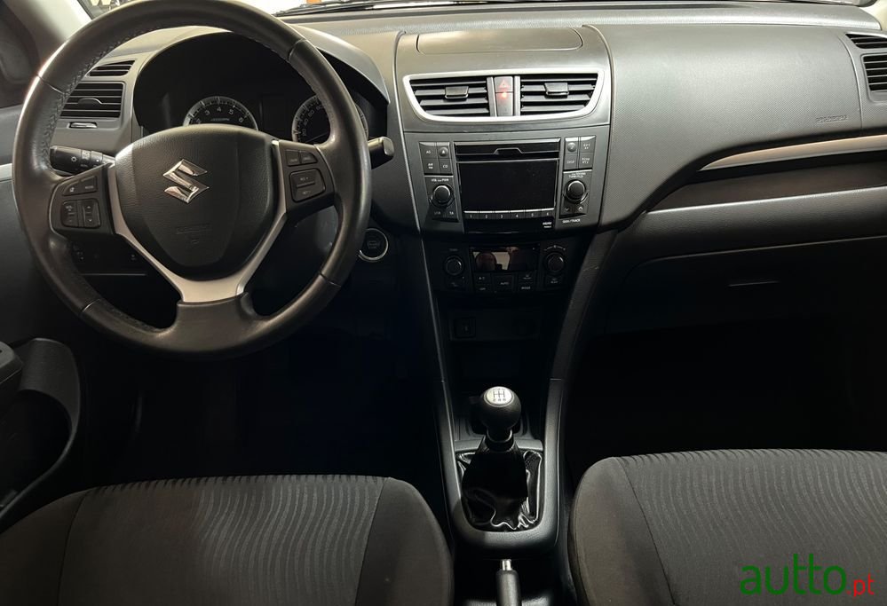2012' Suzuki Swift 1.2 Vvt Glx photo #4