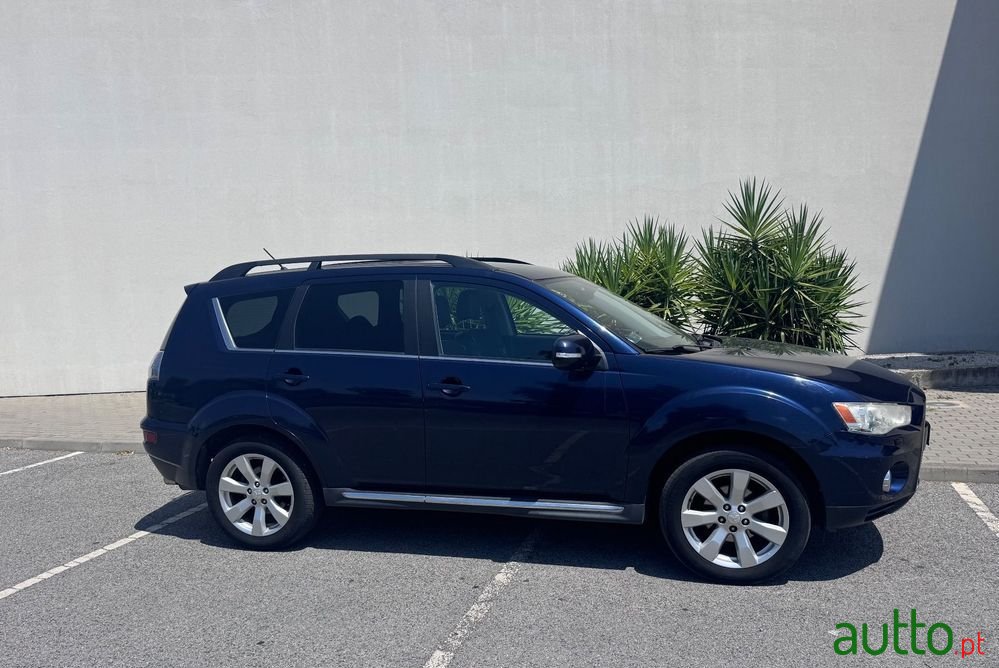 2012' Mitsubishi Outlander 2.2 Di-D Intense+ photo #5