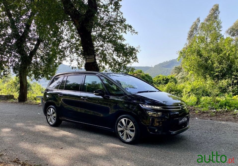 2014' Citroen C4 Grand Picasso photo #2