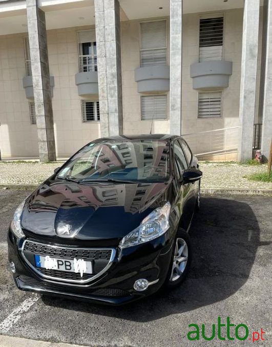 2014' Peugeot 208 photo #3