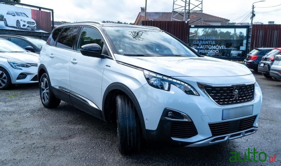 2019' Peugeot 5008 photo #3