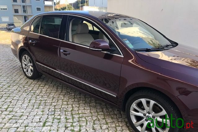 2008' Skoda Superb photo #1