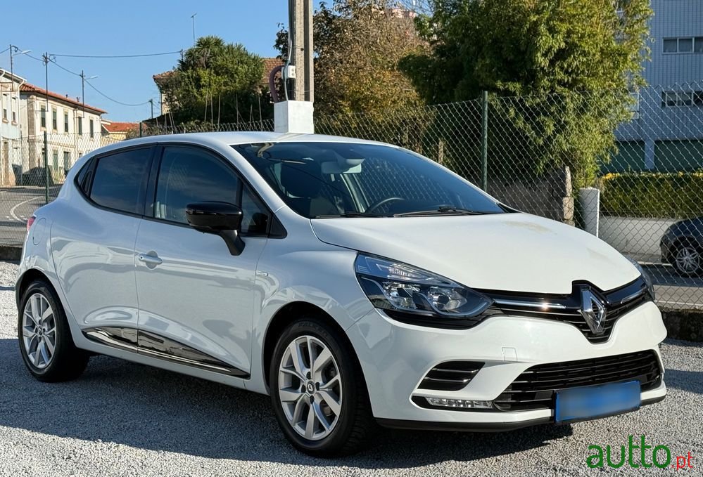 2019' Renault Clio 0.9 Tce Limited photo #1