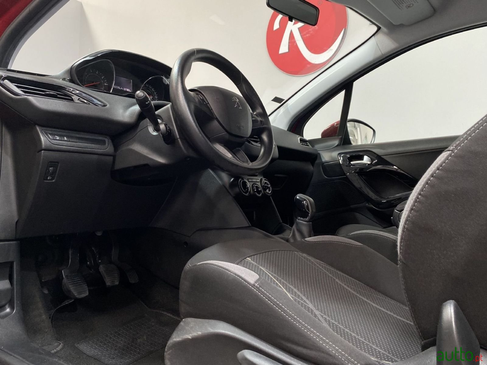 2013' Peugeot 208 photo #6