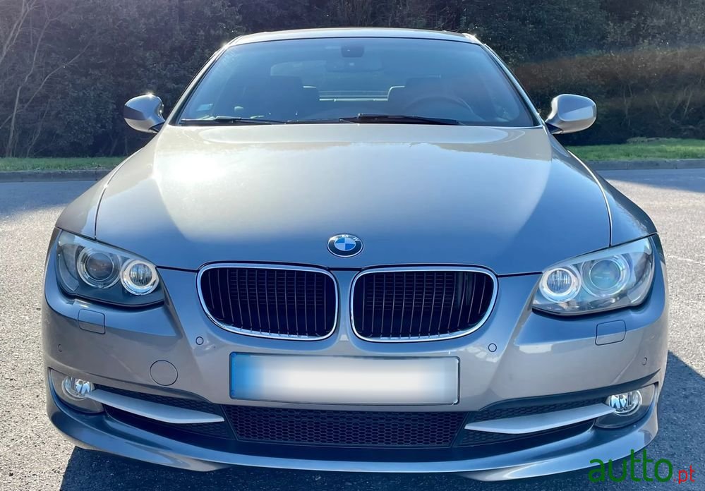 2011' BMW 320 D Xdrive Coupe photo #1