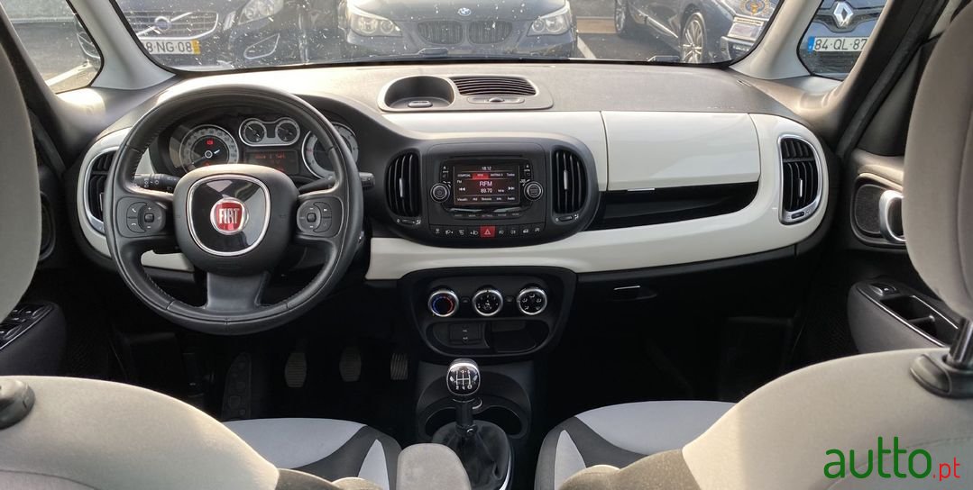 2013' Fiat 500L photo #5