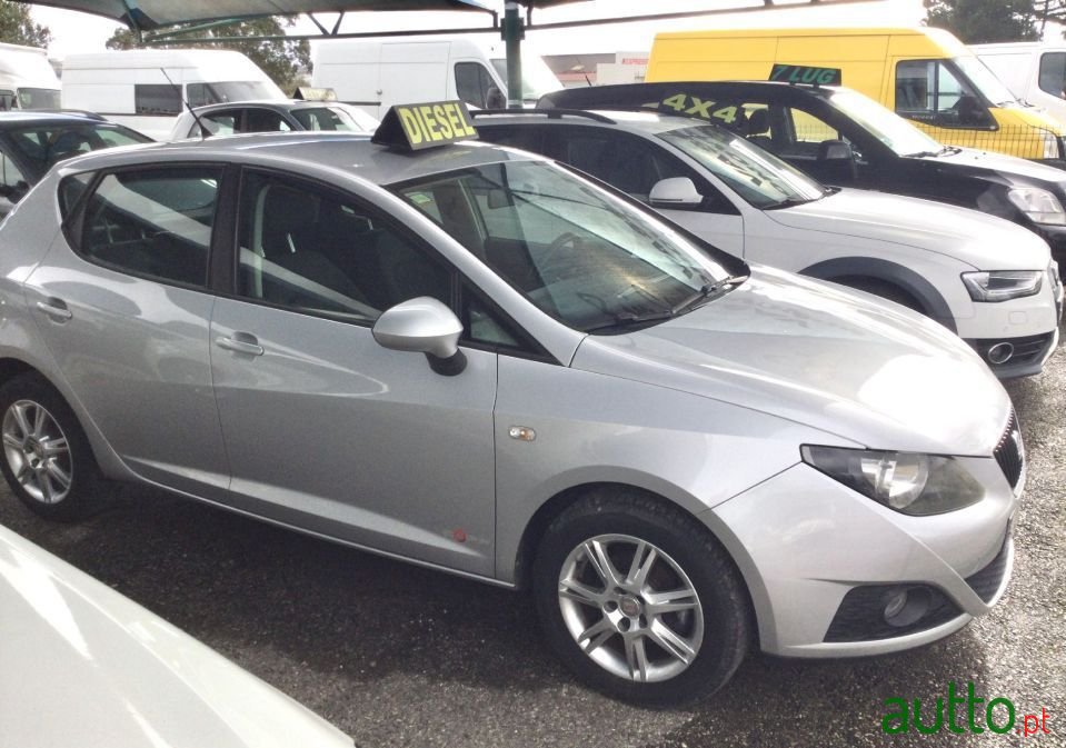 2012' SEAT Ibiza photo #1