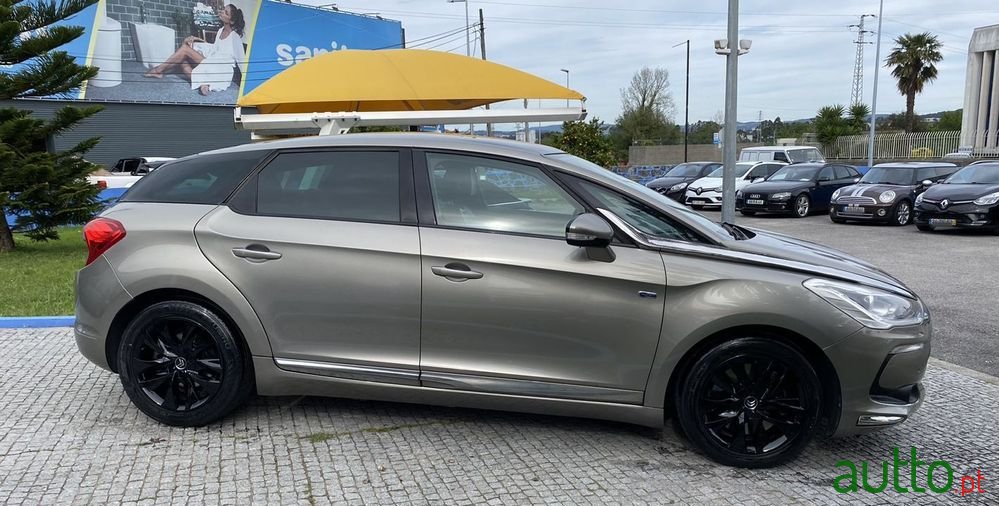 2013' Citroen DS5 photo #6