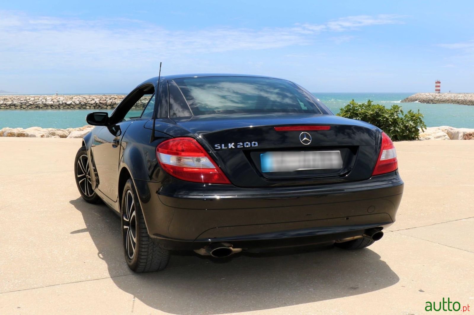 2008' Mercedes-Benz Slk-200 photo #2