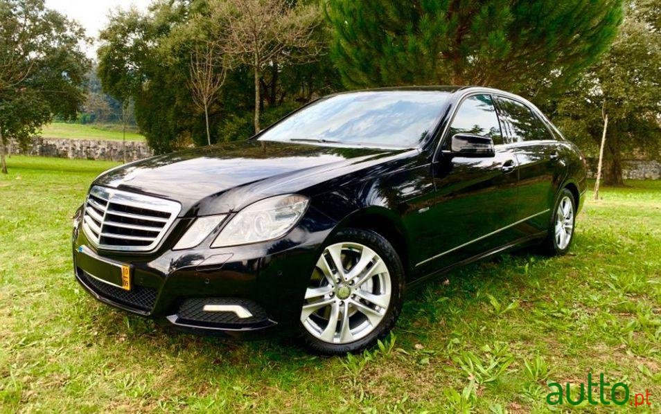 2010' Mercedes-Benz E-250 photo #3