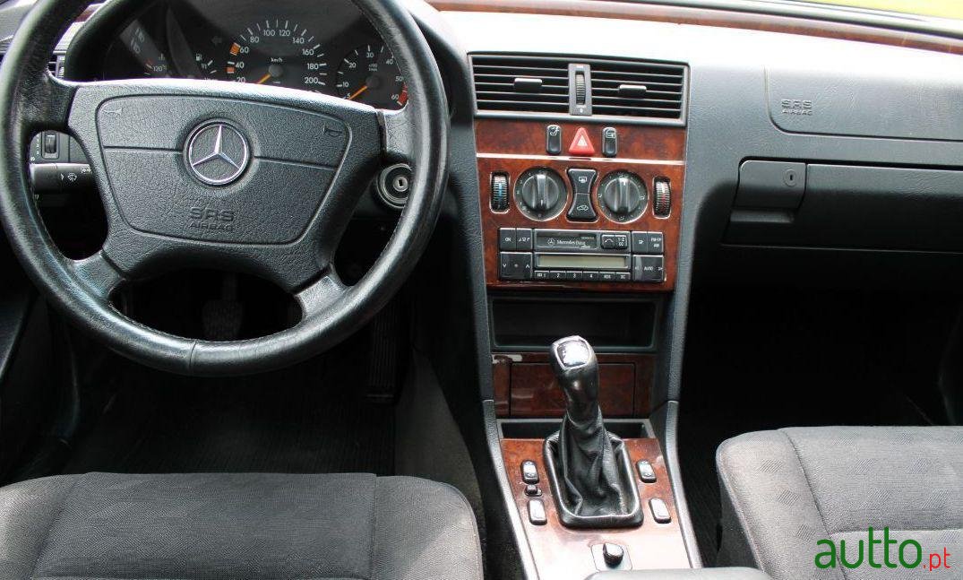 1995' Mercedes-Benz C-250 Elegance photo #1