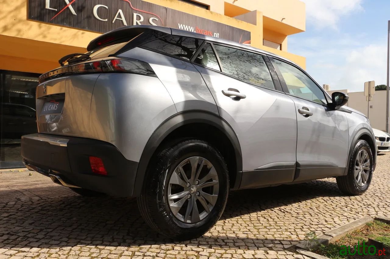 2020' Peugeot 2008 photo #6