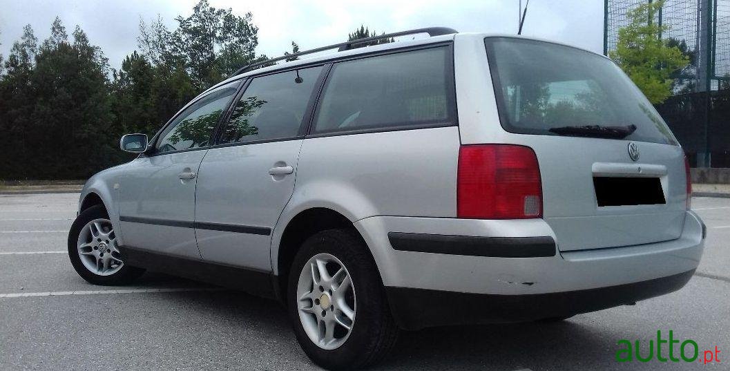 2000' Volkswagen Passat Variant photo #1