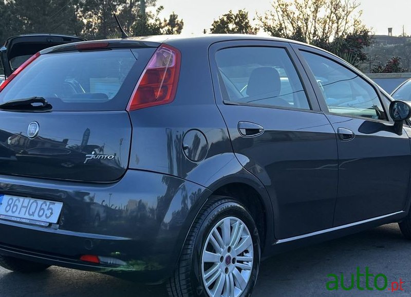 2009' Fiat Grande Punto photo #3