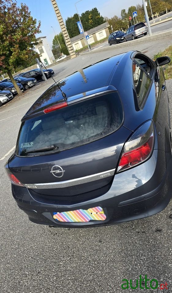 2008' Opel Astra Gtc 1.7 Cdti photo #2