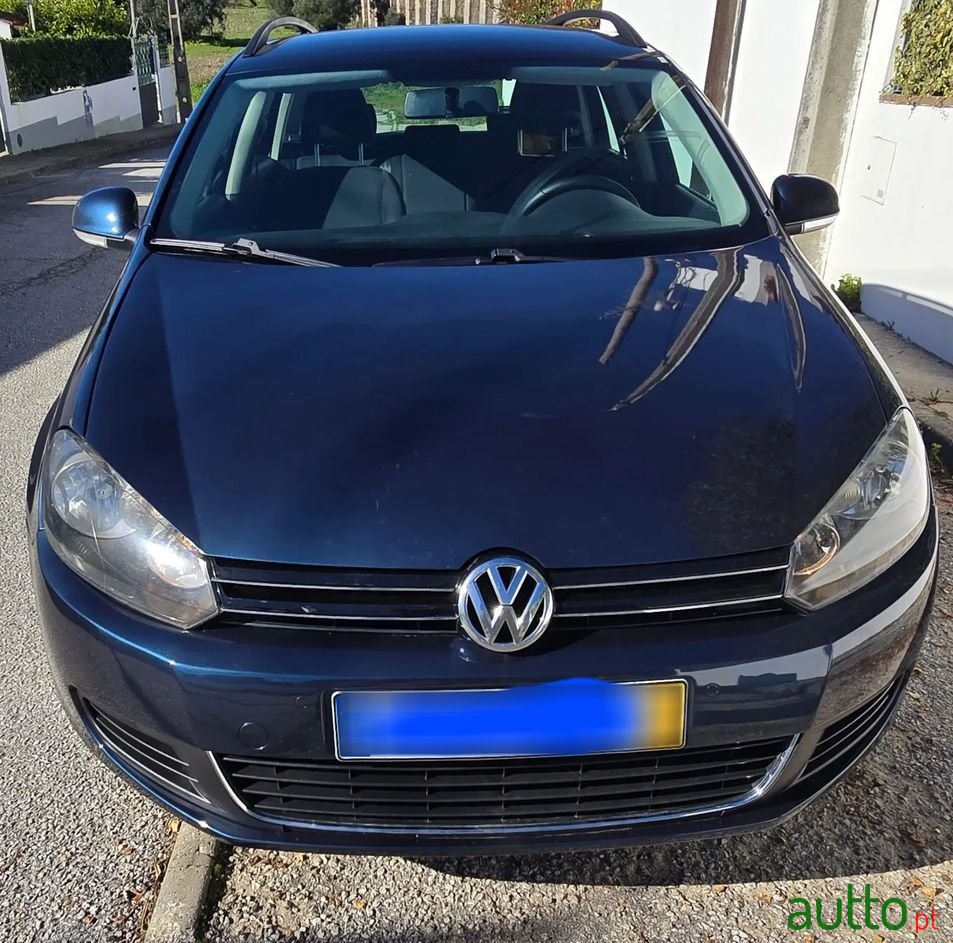 2010' Volkswagen Golf Variant photo #3