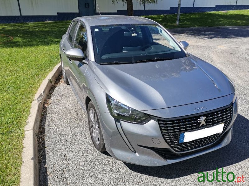 2020' Peugeot 208 photo #2